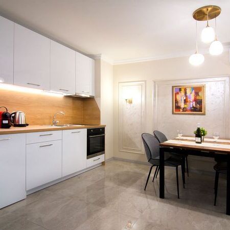 Кухня с трапезария